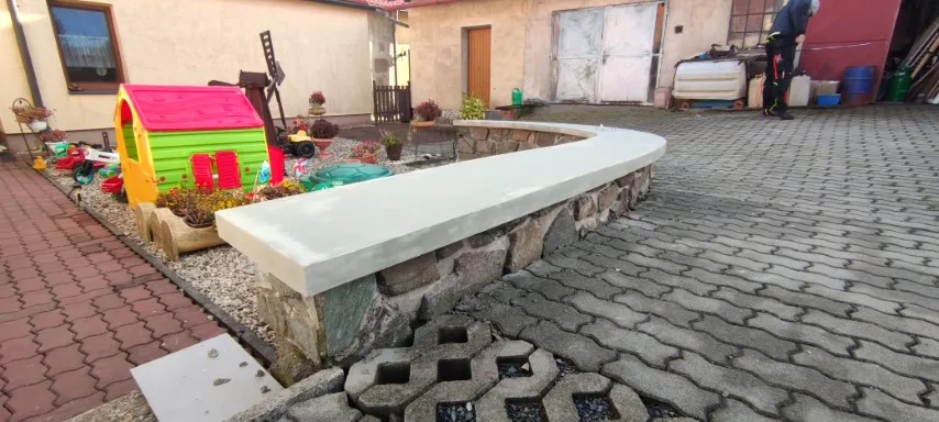 Záchrana betonové lavice na kamenné zídce — fotografie 4