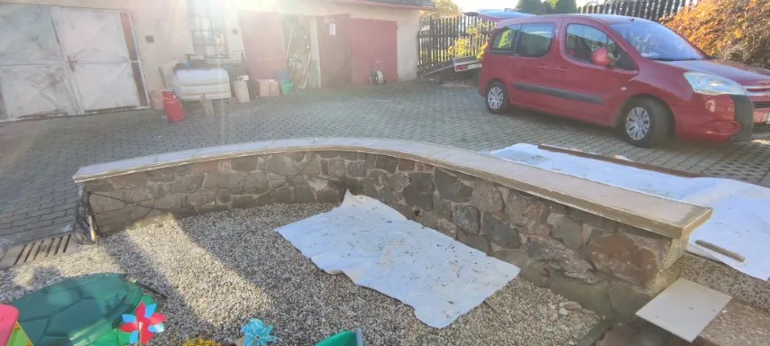 Záchrana betonové lavice na kamenné zídce — fotografie 8
