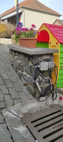 Záchrana betonové lavice na kamenné zídce — fotografie 10